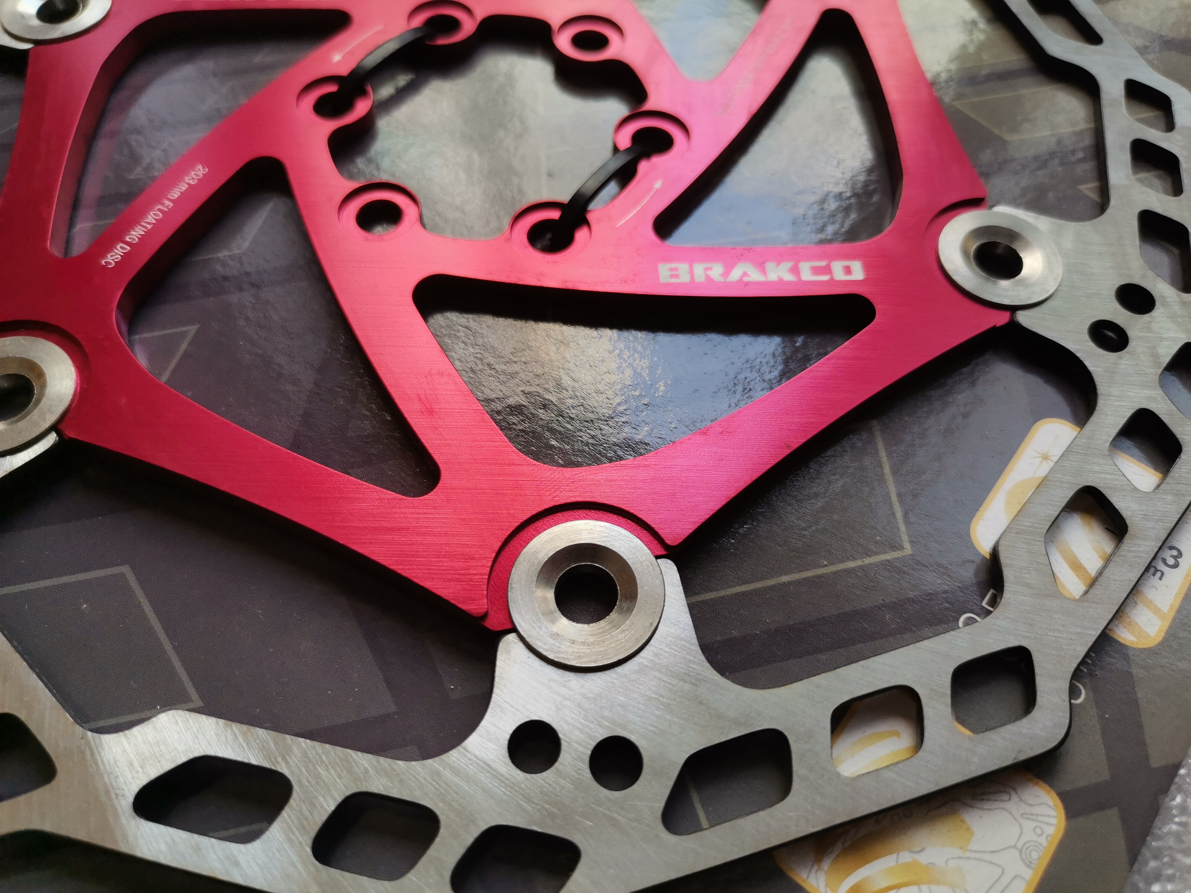 ONE PC FLOATING DISC BRAKE ROT - Mountain Biking Japan review and price